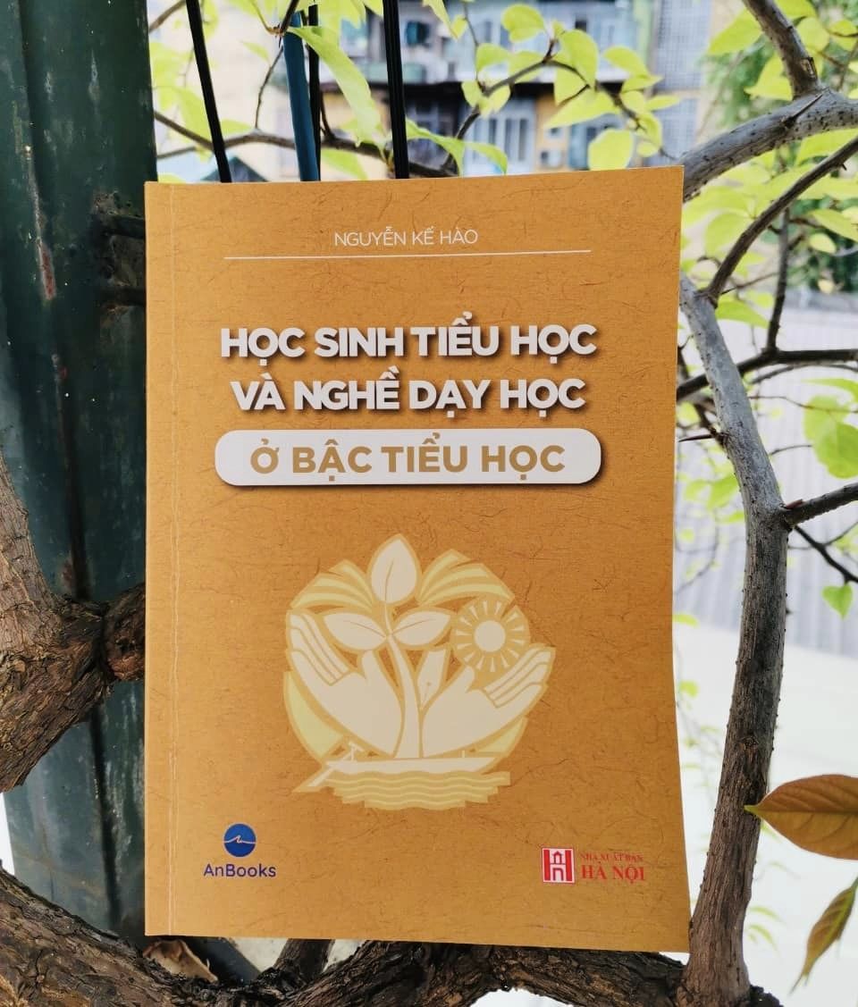 Học sinh tiểu học và nghề dạy học ở Tiểu học