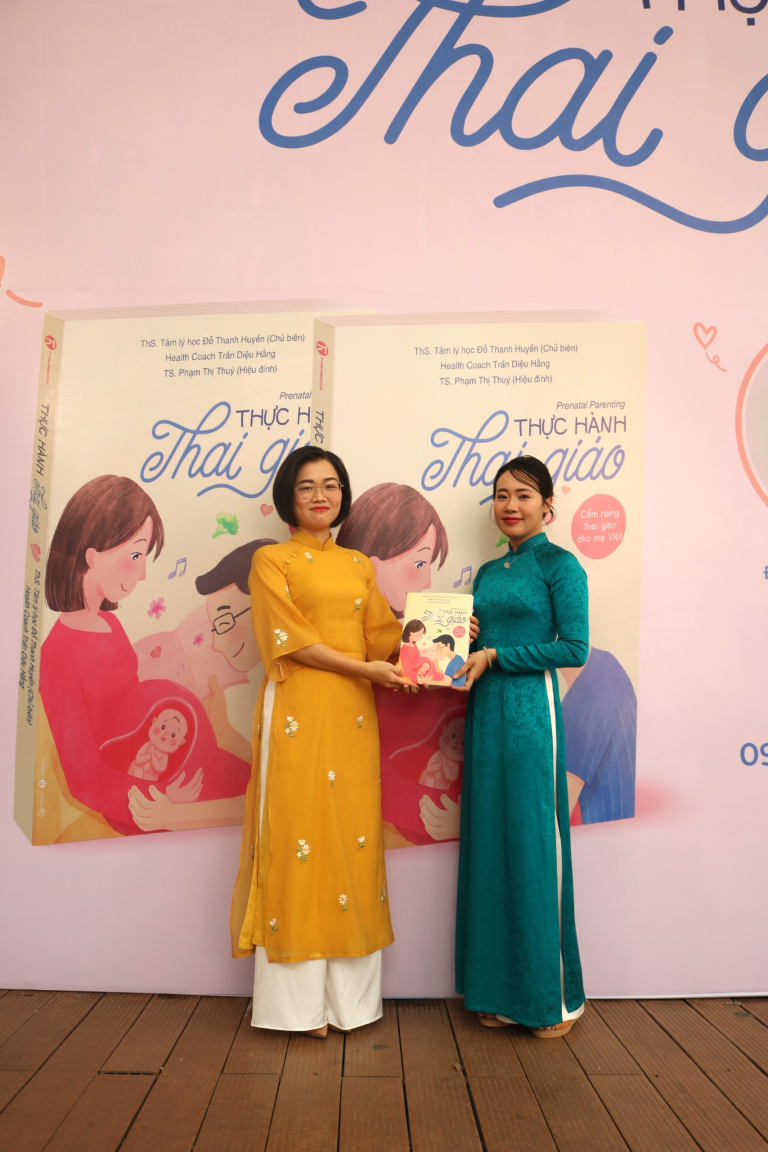 HTV đưa tin Giao lưu tác giả và giới thiệu sách “Thực hành thai giáo”